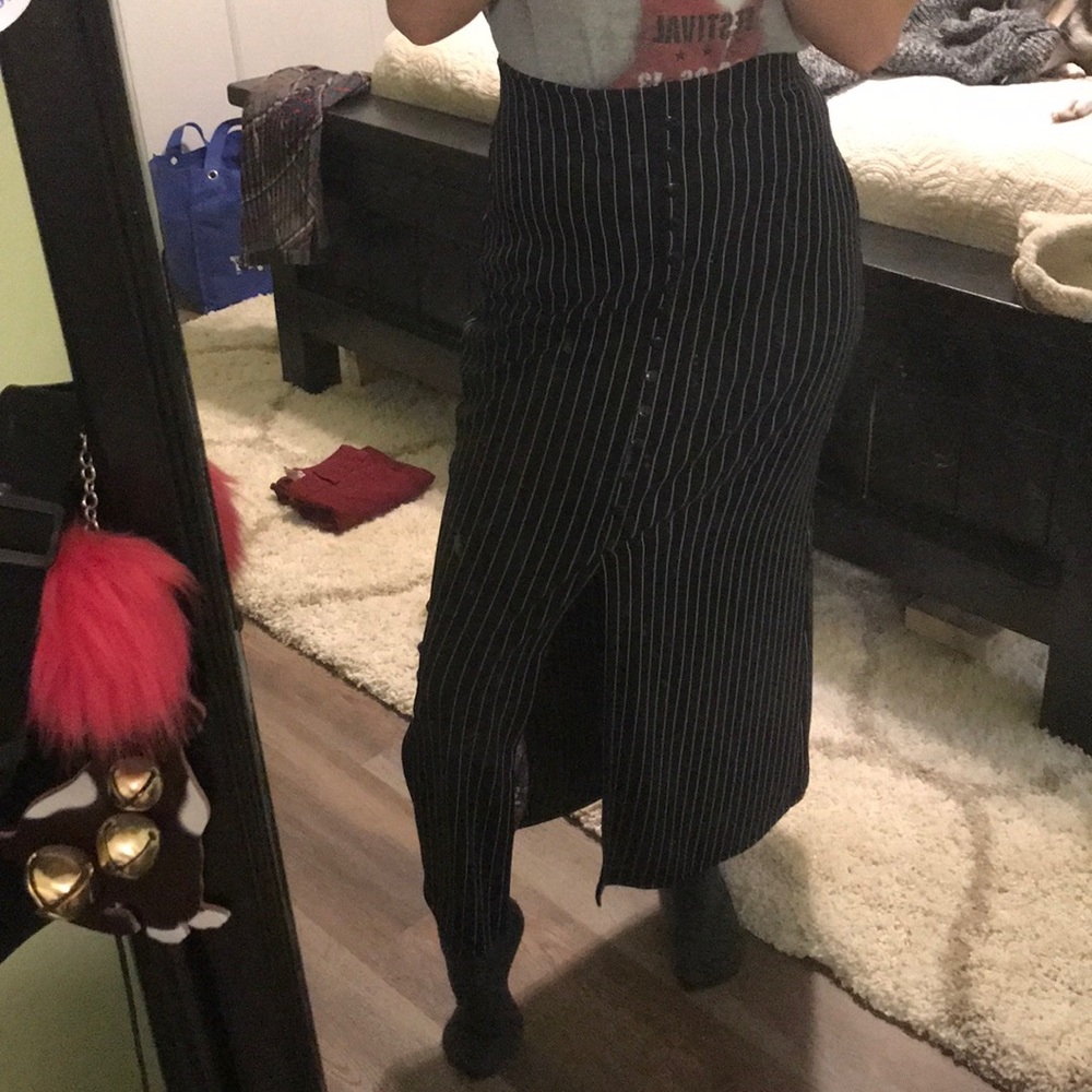 Vintage high waisted above ankle skirt
